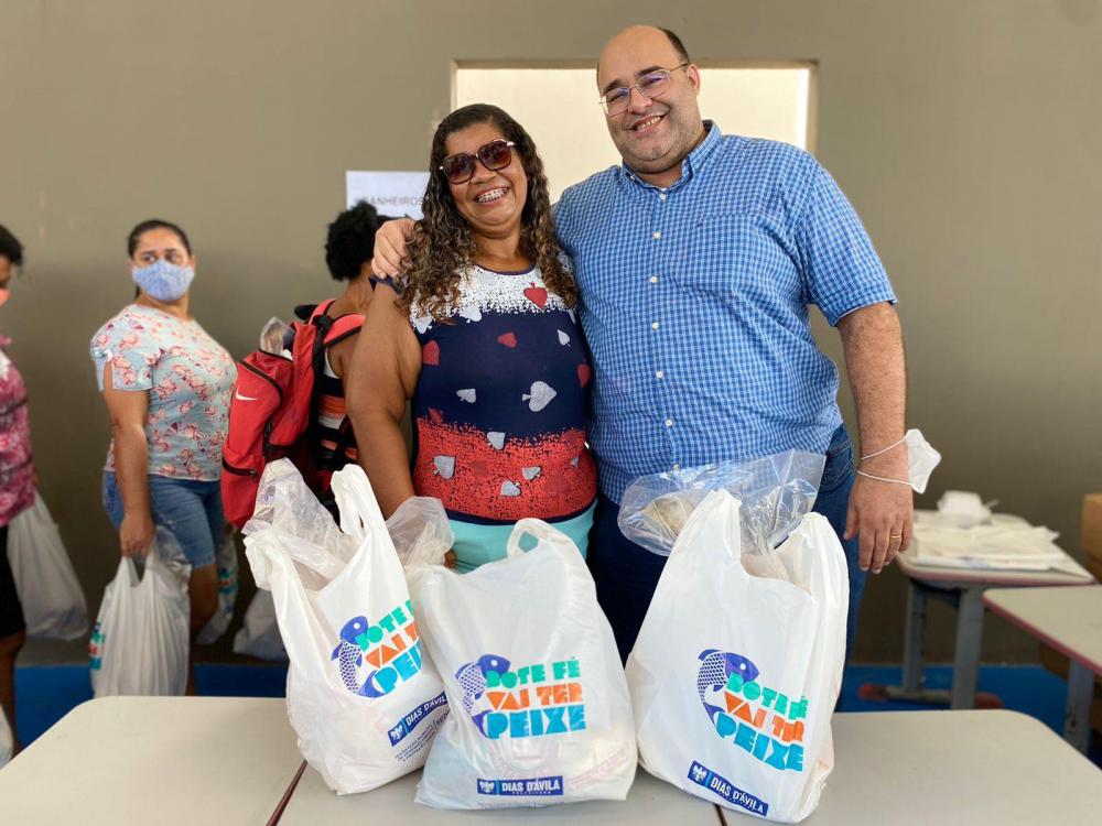 Dias d'Ávila inicia cadastramento e entrega de tickets para o 