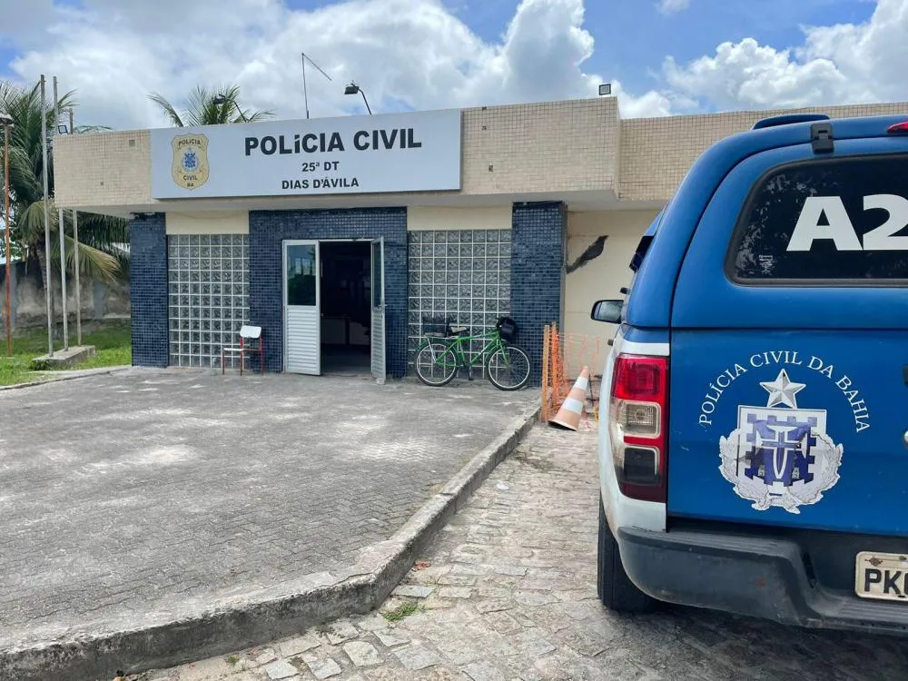 Estudante é esfaqueada por outra dentro de escola em Dias d'Ávila