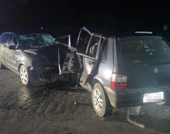 Motorista morre após bater em outro carro na BR-324 em Humildes