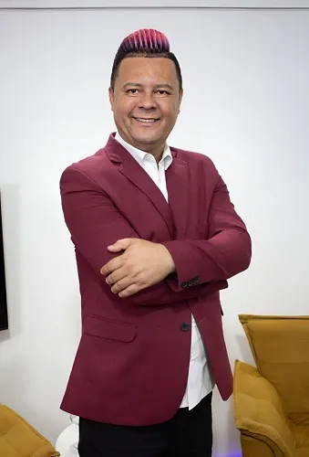 Apresentador e radialista Edilson Alves receberá título de Cidadão Camaçariense na Câmara Municipal de Camaçari