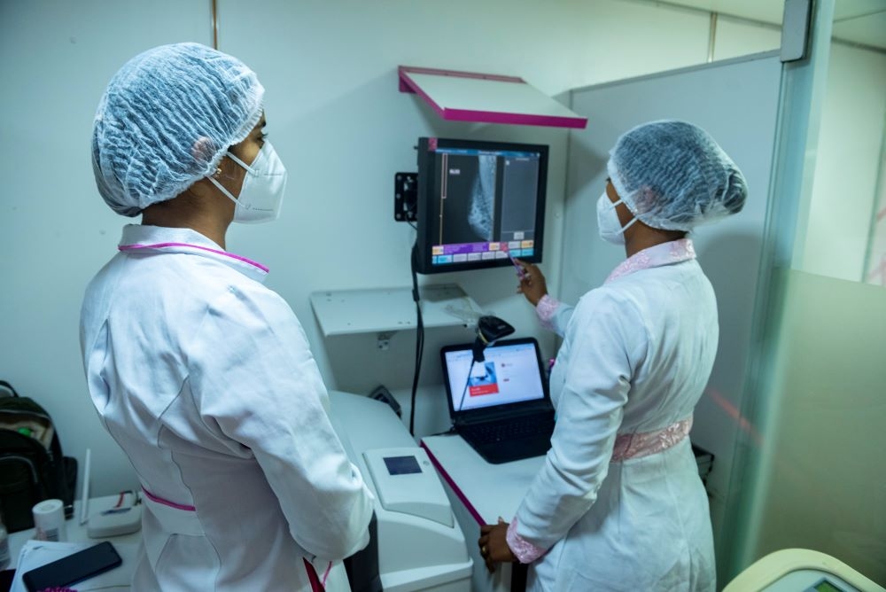 Chega Unidade Móvel de Rastreamento do Câncer de Mama em Pojuca