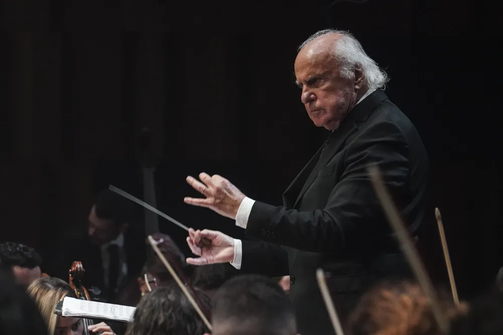 Maestro Isaac Karabtchevsky e Orquestra Sinfônica Heliópolis apresentam concerto magistral