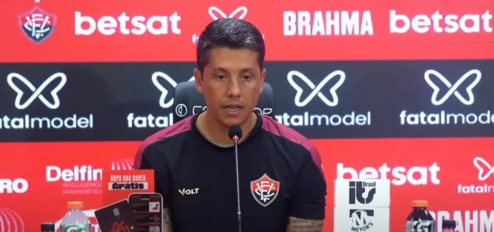 Carpini vê clássico equilibrado e diz que o Vitória perdeu "nos detalhes"