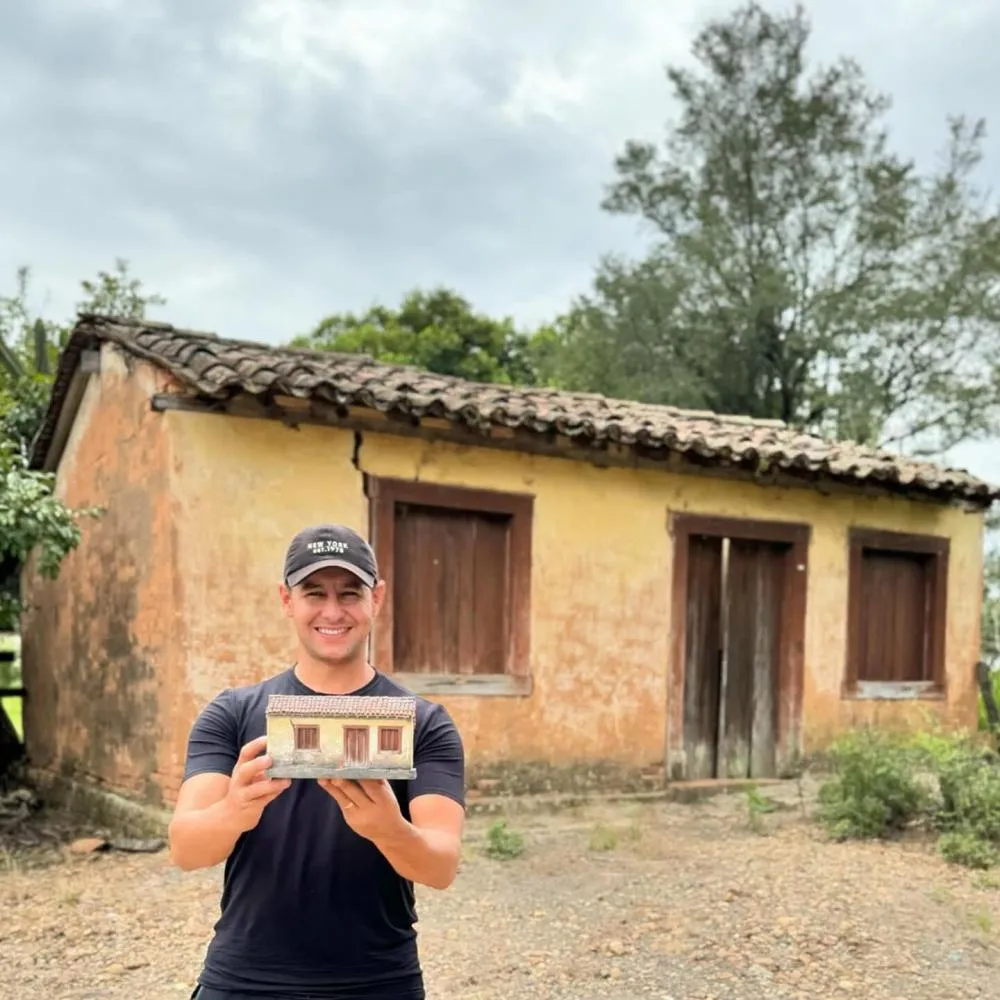 Sucesso na internet, artista Gustavo Ambrósio desembarca na CasaCor Bahia neste sábado (21)