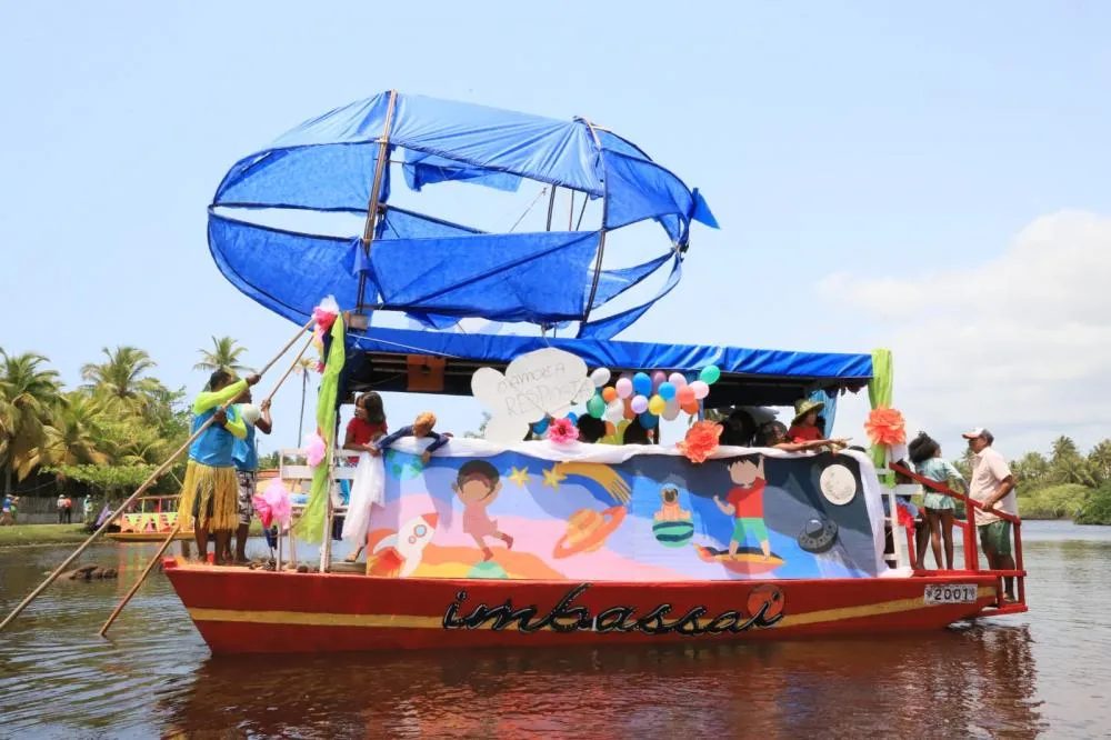 XV Regata de Jangadas de Imbassaí celebra tradição e criatividade em evento cultural