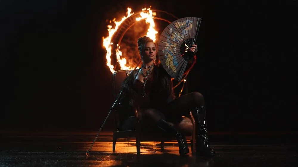 Super Saffira explora a libertação de vícios em seu novo single “Flecha Fatal”