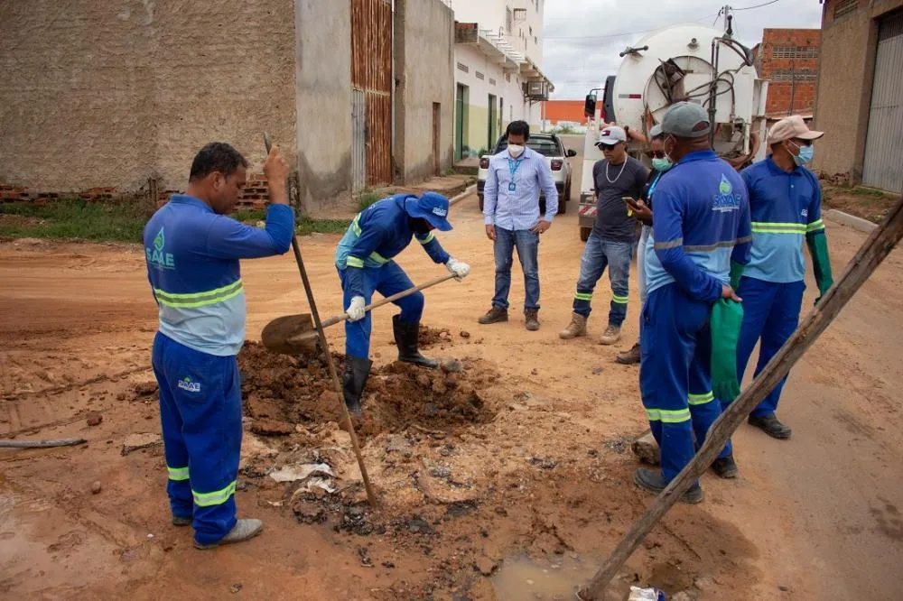 SAAE intensifica esforços para solucionar problemas na rede de esgoto e orienta população sobre uso correto do sistema