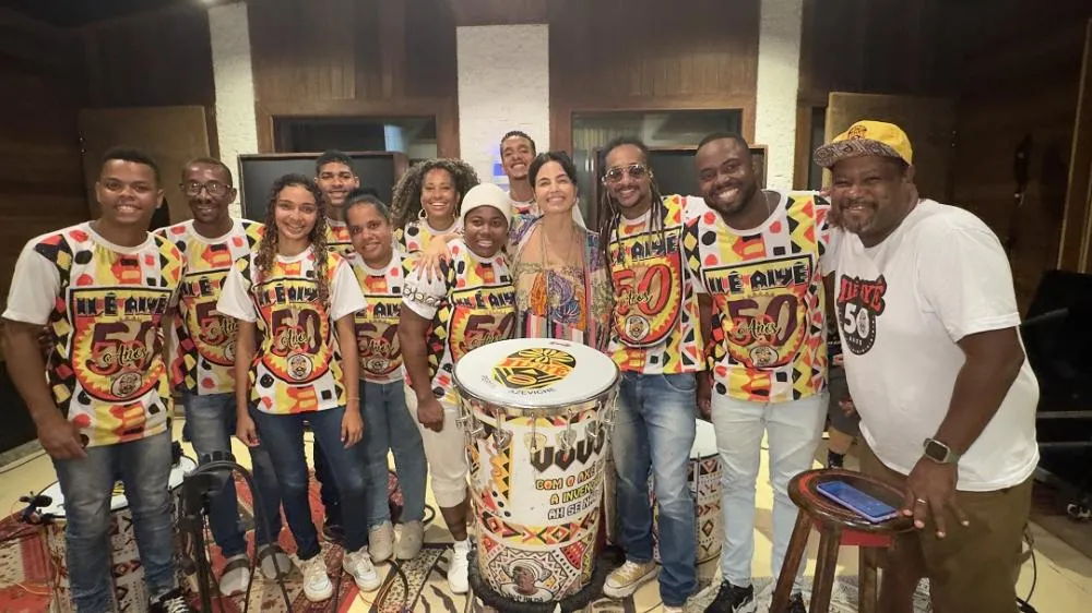 Emanuelle Araújo se reúne com Ilê Aiyê para gravar uma das faixas de seu próximo álbum