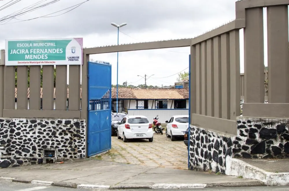 Professores suspendem greve após decisão judicial e pressão de pais