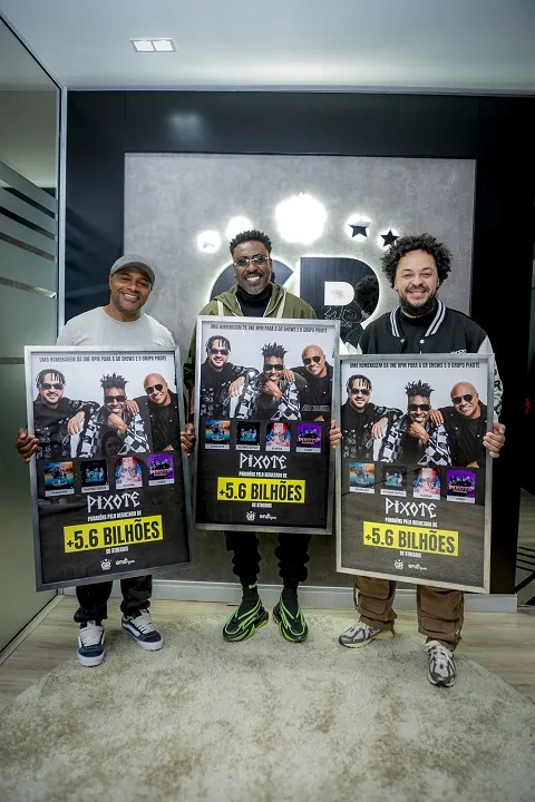 Pixote celebra mais de 5,6 bilhões de streams em seus álbuns e comemora com prêmios de Diamante, Platina e Ouro