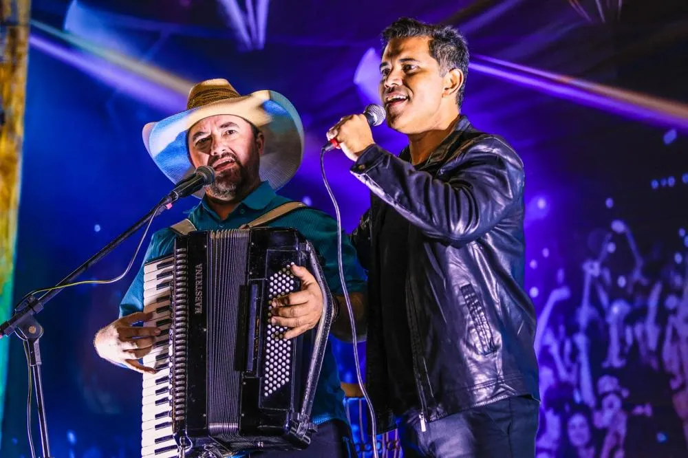 César e Alessandro, a mais de 20 anos levando a essência do sertanejo para o Brasil