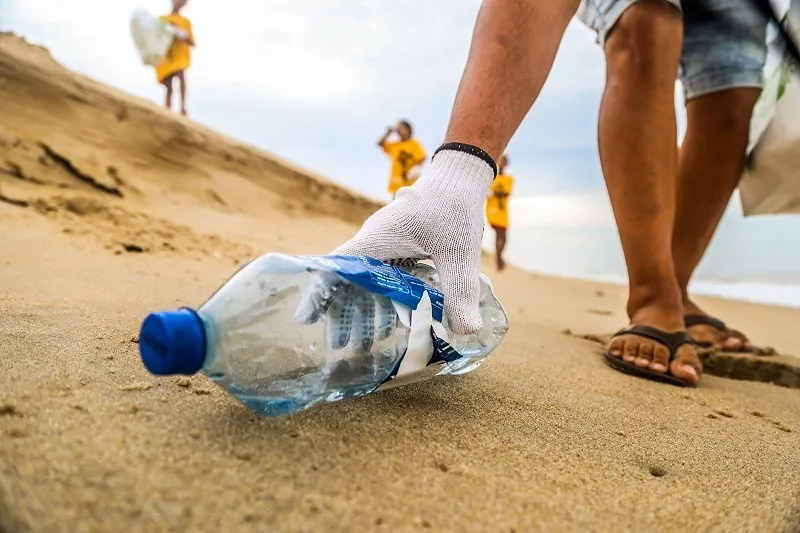 12º Mutirão de Limpeza mobiliza comunidade na Praia de Santo Antônio
