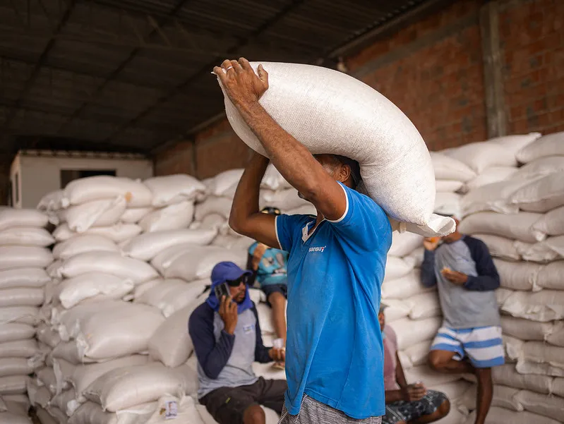 Mais de 3 mil agricultores familiares são beneficiados com entrega de milho em Casa Nova