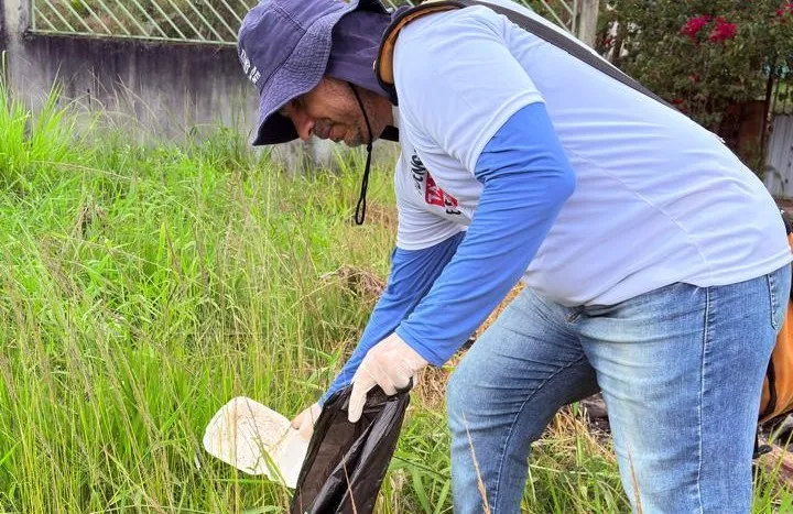 Agentes da Vigilância Epidemiológica realizam ação de prevenção à dengue em Mata