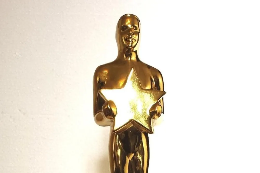 Celebridades usam Christian Louboutin nos eventos do Oscar 2026 