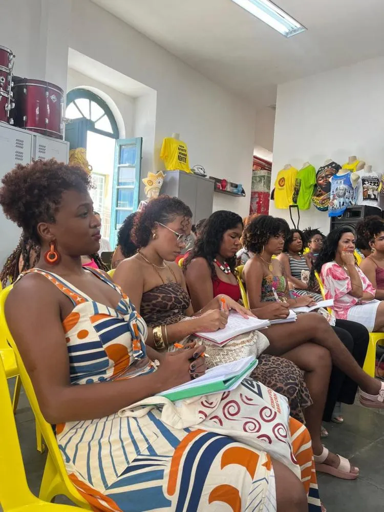 Projeto Mira Lab promove formação com 20 jovens cantoras negras periféricas de Salvador