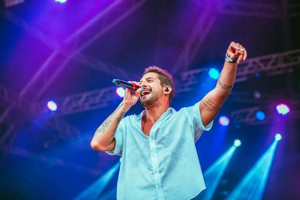 Banda EVA leva repertório de sucessos a um dos maiores eventos de Copa do Mundo no RJ