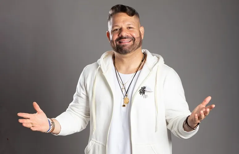 Danniel Vieira mantém ritmo de shows e agita Amargosa e Salvador no fim de semana