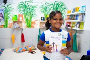 Caraíva (BA) recebe ação do Instituto Brasil Solidário com doação de acervo e intervenção artística na biblioteca