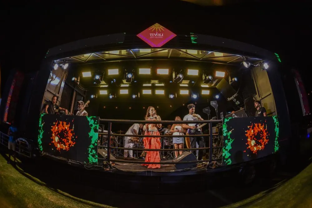 Tivoli Ecoresort Praia do Forte abre Tivoli Tropical 2026 com Cheiro de Amor em trio elétrico e gastronomia baiana