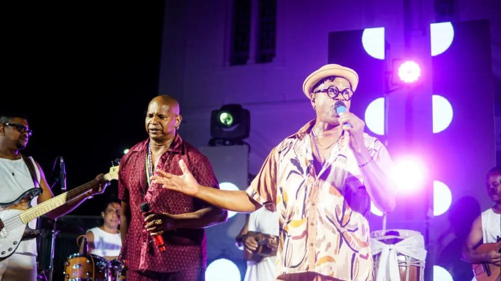 Viola de Doze faz show gratuito no Pau Miúdo e celebra raízes do samba