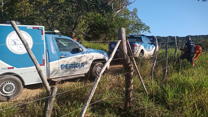 Corpos de casal sequestrado em Pojuca são encontrados enterrados após suspeito do crime ser preso pela PM