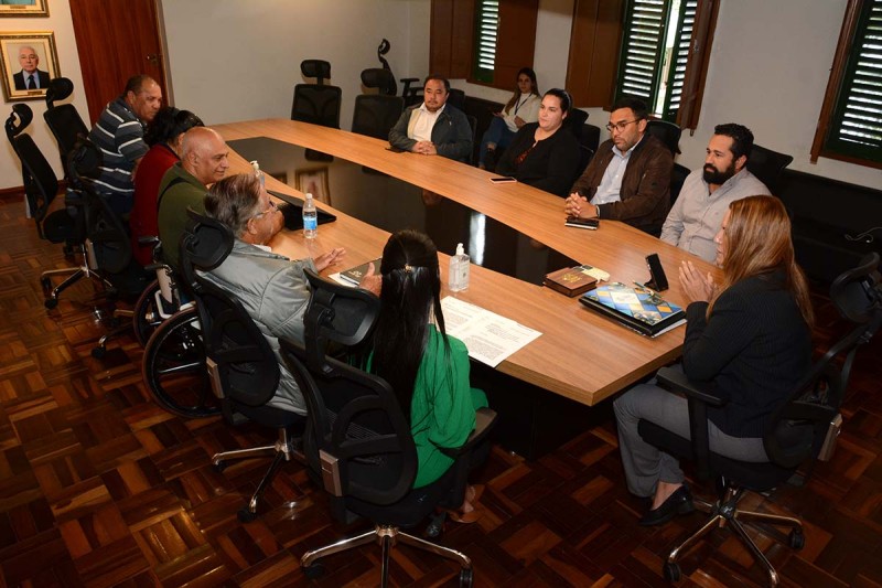 Prefeita se compromete a atender pleitos de moradores do loteamento Caminho da Universidade