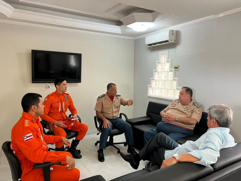 Prefeito visita novo comandante do 2º Grupamento de Bombeiro Militar