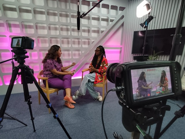 Fabiane Pereira recebe Xenia França no Papo de Música em entrevista sobre inspirações e apego à sonoridade baiana