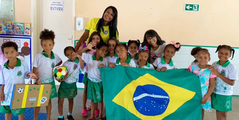 Clima da Copa do Mundo invade escolas municipais