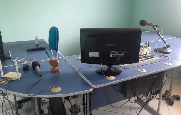 Teixeira de Freitas: Polícia Civil fecha 2 rádios clandestinas e conduz pastor à delegacia