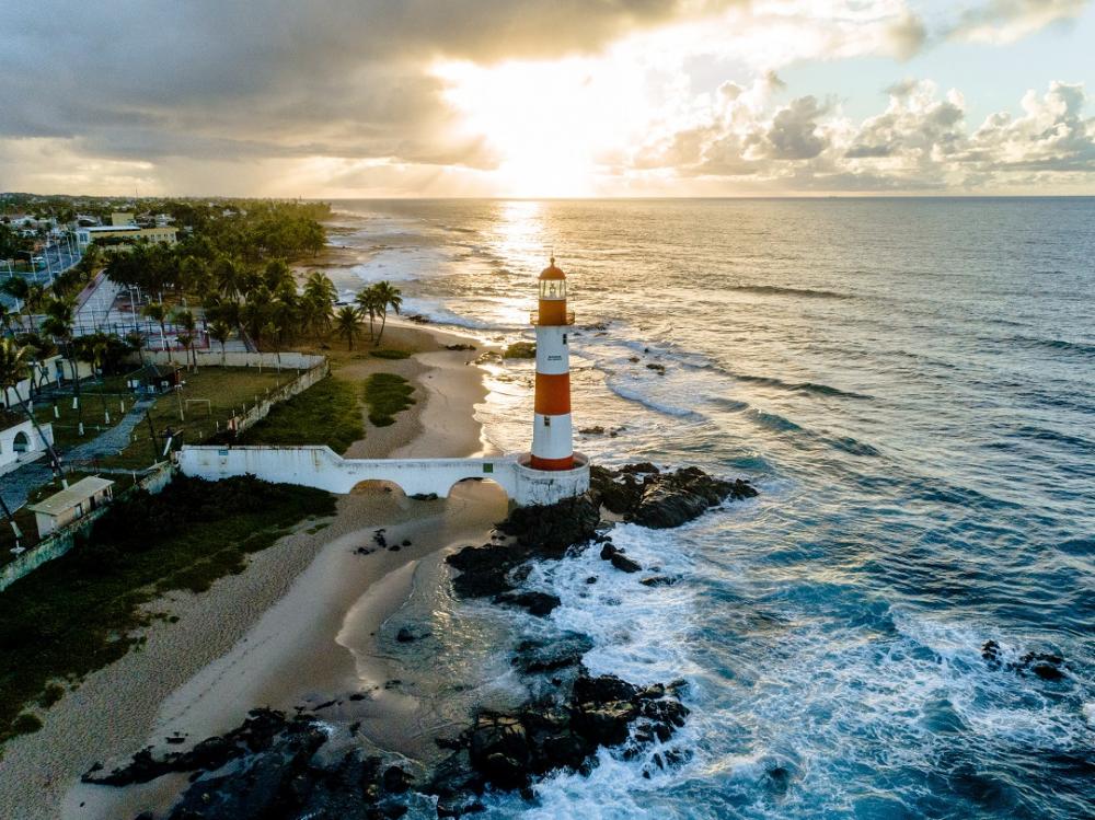 Bahia figura no top 5 de estados com as melhores praias do país, revela pesquisa da Booking.com