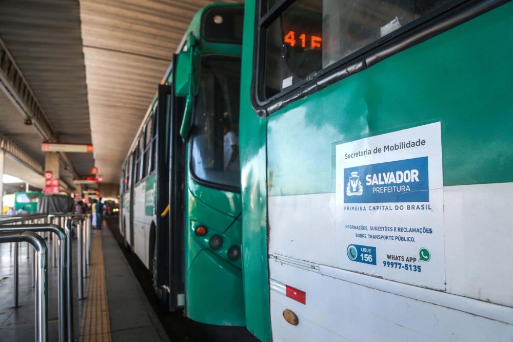Linhas de ônibus retornam aos pontos de origem na Estação da Lapa