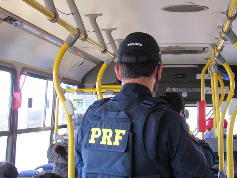 Homem é preso em Eunápolis suspeito de se masturbar em ônibus
