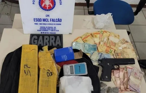 Submetralhadora, revólveres e simulacro são apreendidos pela PM em ação no Sul e Sudoeste da Bahia