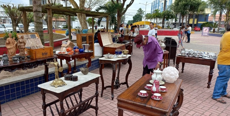 Feira de Antiguidades agora na avenida Getúlio Vargas neste final de semana