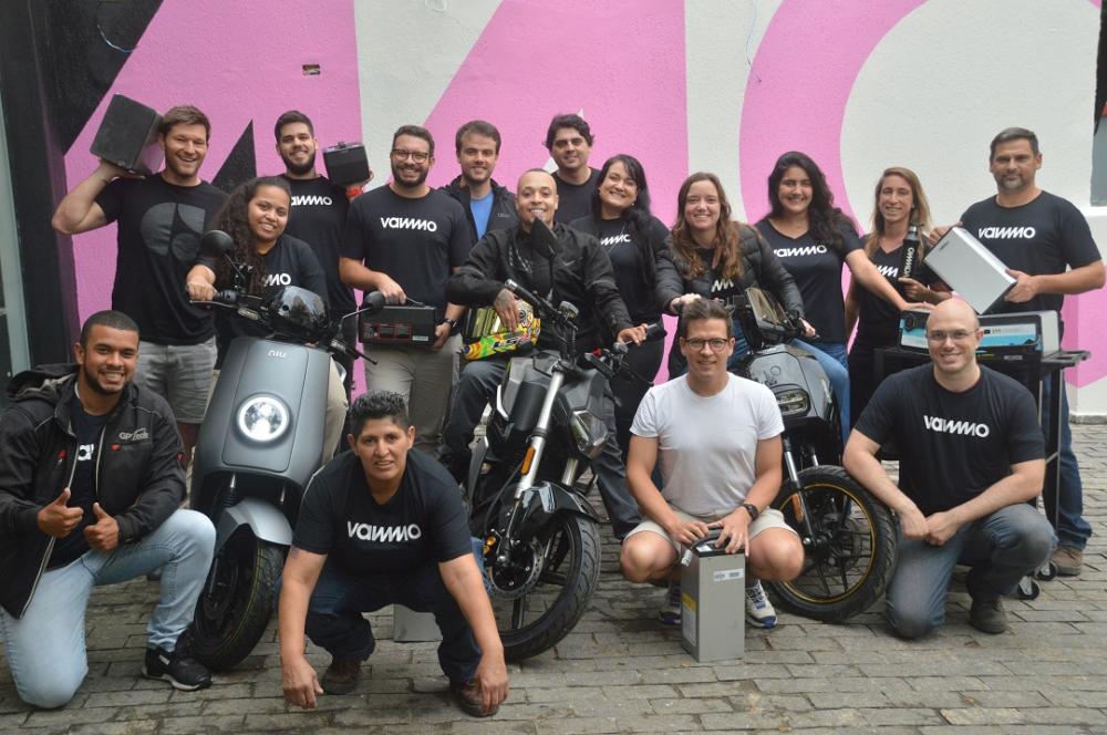 Vammo acelera operação com chegada de mais 100 motos elétricas para locação e seis estações de troca de baterias espalhadas por São Paulo