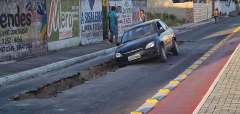 Avenida em Coité é remendada 172 vezes em 8 meses