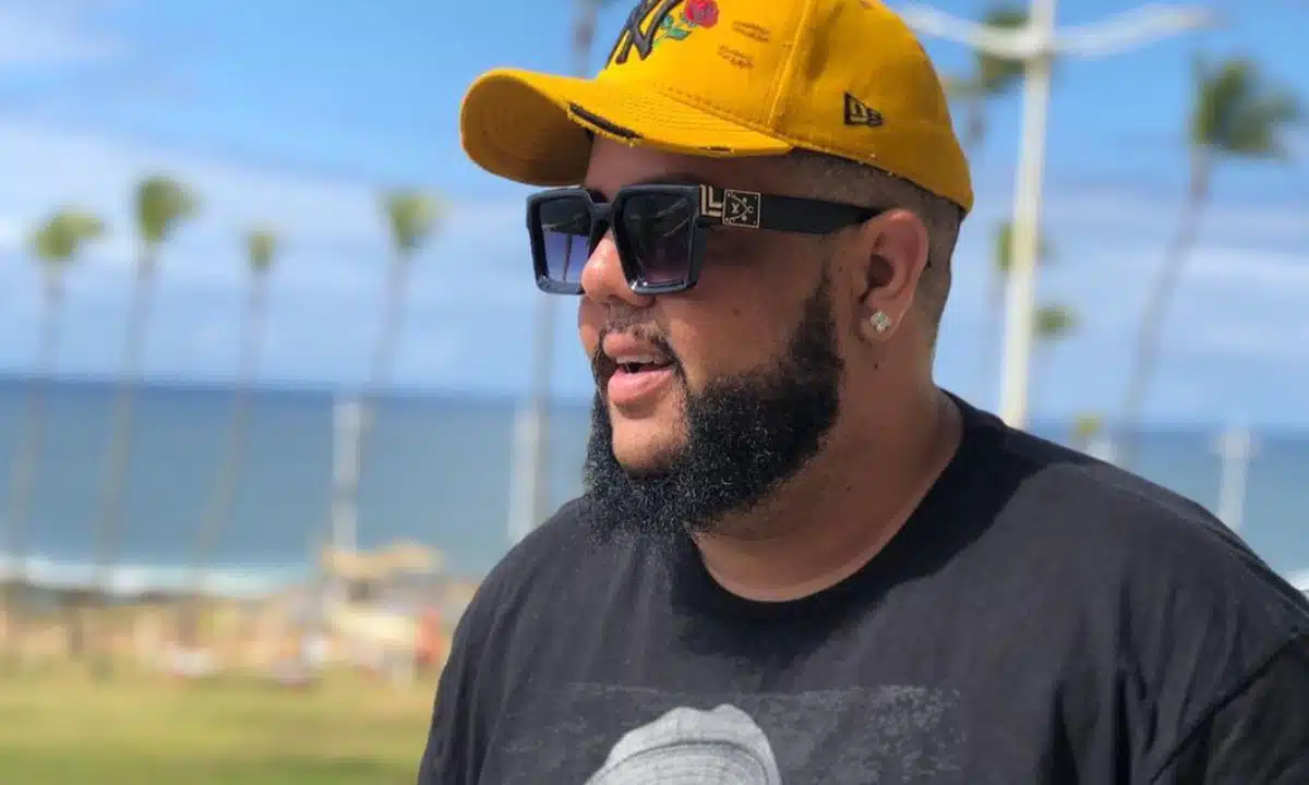 Cantor Neto LX é preso e vai para presídio depois de não pagar pensão do filho na Bahia