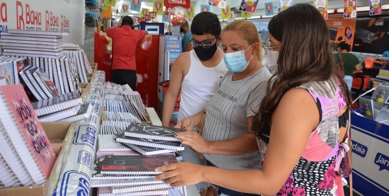 Mais de 60% das escolas notificadas pelo Procon não cumpriram prazo de resposta