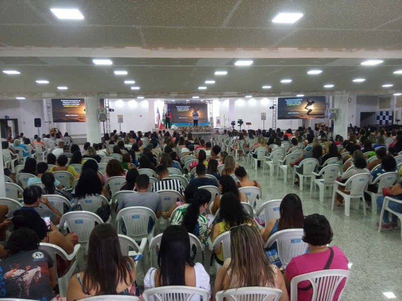 Jornada Pedagógica mobilizou mais de 1.500 participantes. Palestra sobre liderança encerrou o evento