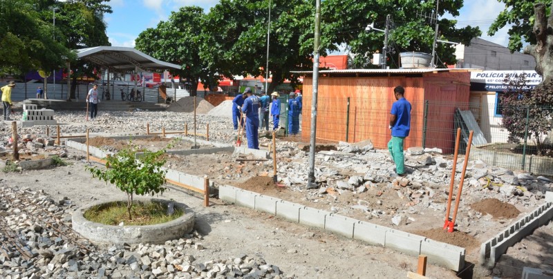 Iniciada reforma da Praça Macário Barreto e da feirinha do Tomba