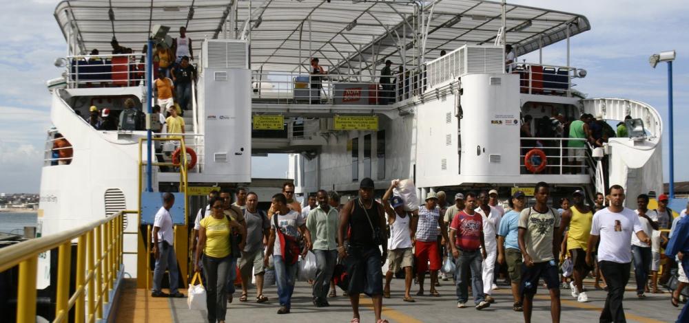Ainda sem definir prazo para compra de novos ferries, Agerba justifica que aguarda estudo