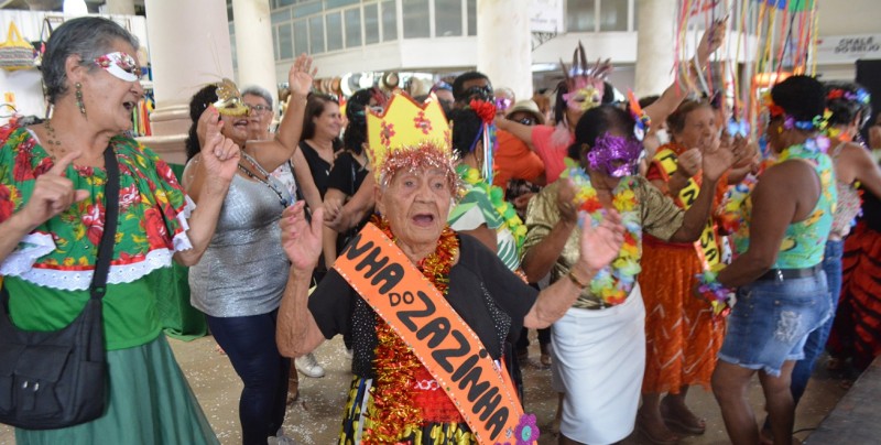 Carnaval do Zazinha agita Mercado de Arte Popular