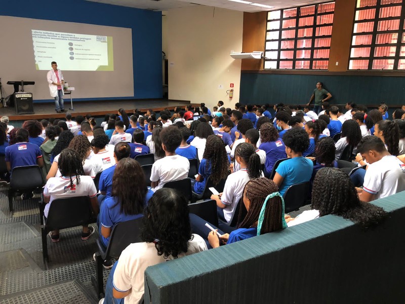Semana Municipal de Prevenção da Gravidez na Adolescência promoveu educação preventiva aos estudantes da rede estadual de ensino e às famílias atendidas pelos CRAS e CREAS