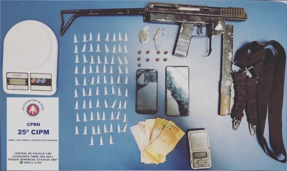 Submetralhadora é apreendida com traficante em Casa Nova