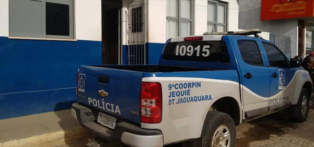 Jovem de 20 anos é preso suspeito de invadir autoescola e matar homem no interior da Bahia