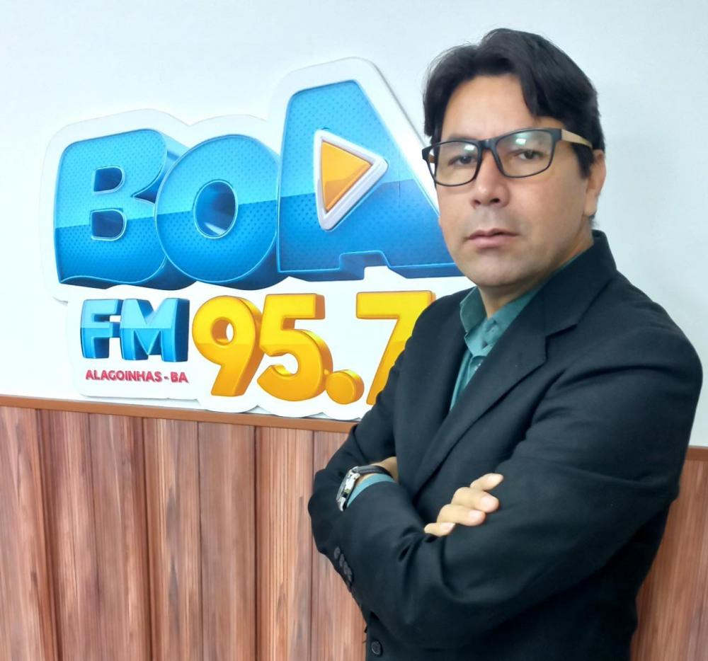 Da telinha para as ondas do rádio: a trajetória de Carlos Messi na comunicação da Bahia.