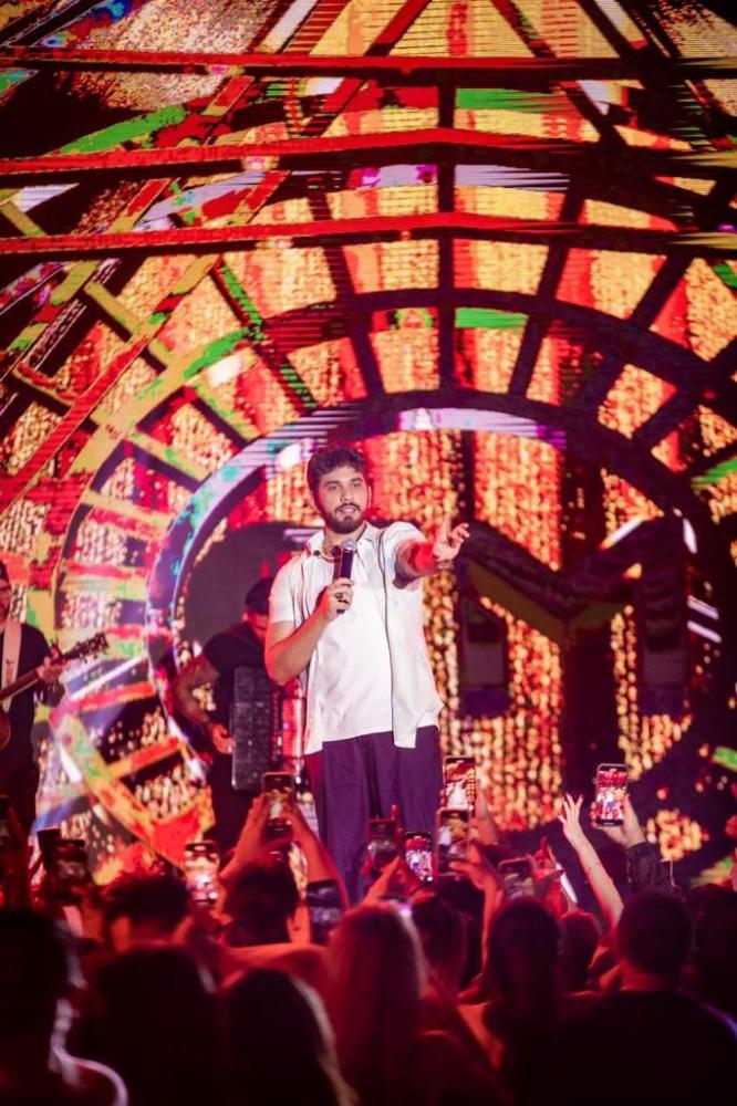 Gustavo Mioto inicia turnê 'Conexão' com show no 'Vibra São Paulo'
