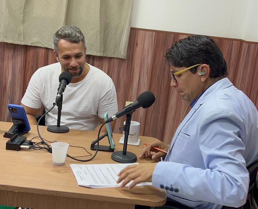 Carlos Messi entrevista o Presidente da Câmara de vereadores de Camaçari, Flávio Matos